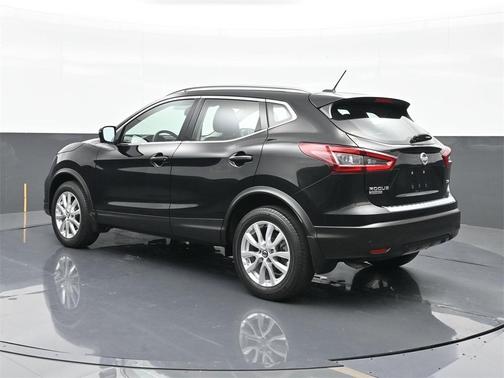 2022 Nissan Rogue Sport SV
