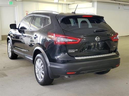 2022 Nissan Rogue Sport SV