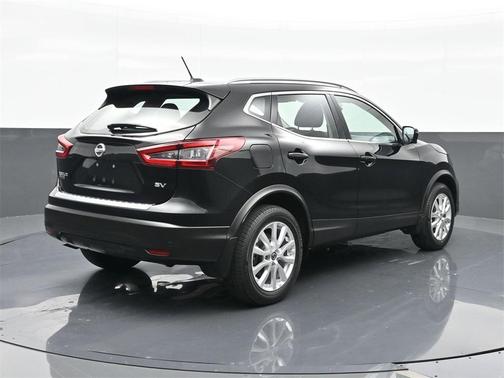 2022 Nissan Rogue Sport SV