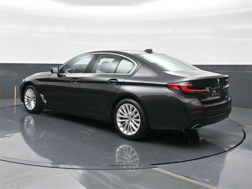 2023 BMW 530 i