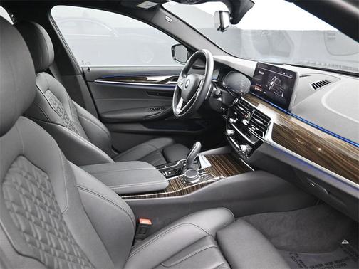 2023 BMW 530 i