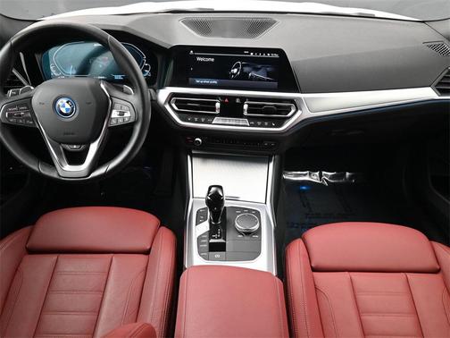 2022 BMW 330e xDrive