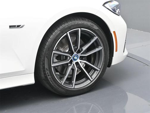 2022 BMW 330e xDrive