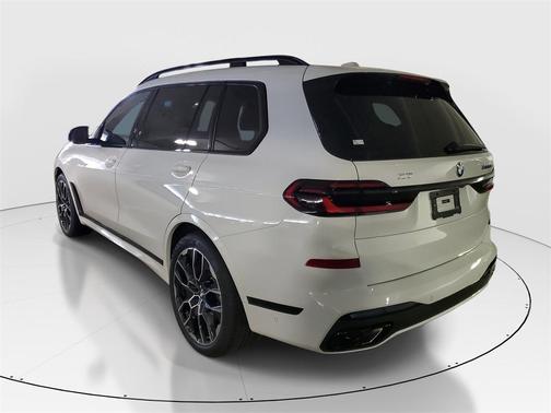 2026 BMW X7 M60i