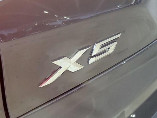 Gray Metallic 2026 BMW X5 xDrive40i