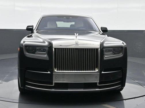 2023 Rolls-Royce Phantom 