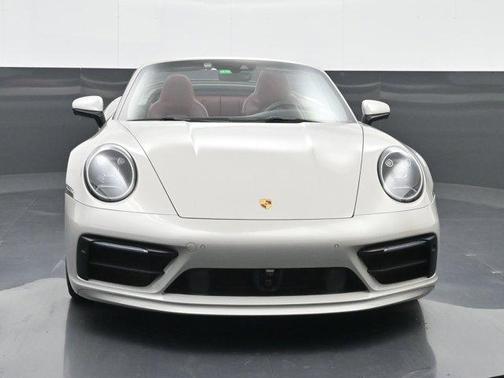 2021 Porsche 911 Carrera