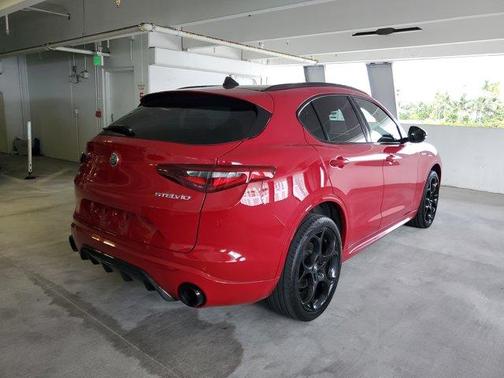 2022 Alfa Romeo Stelvio Veloce