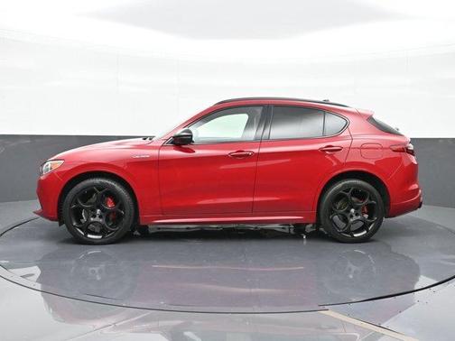 2022 Alfa Romeo Stelvio Veloce