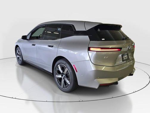 2026 BMW iX xDrive60