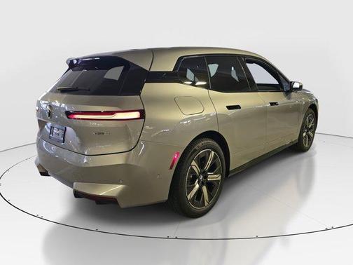 2026 BMW iX xDrive60