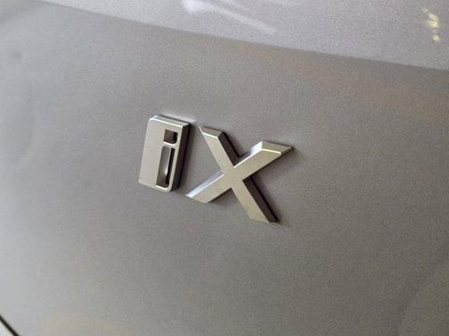 2026 BMW iX xDrive60