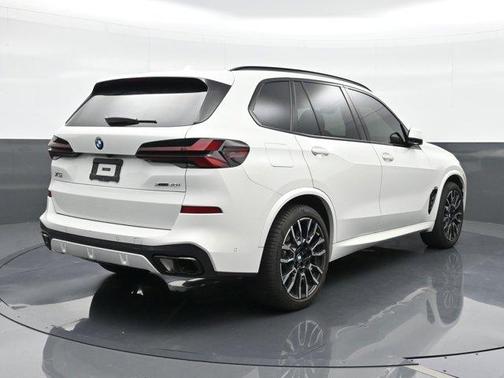 Alpine White 2024 BMW X5 xDrive40i