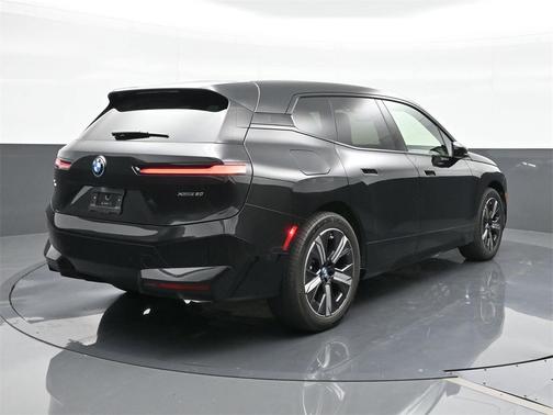 2025 BMW iX xDrive50