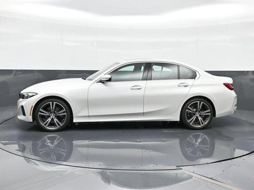 Mineral White Metallic 2024 BMW 330 i