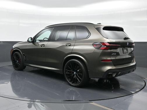 Manhattan Green Metallic 2024 BMW X5 sDrive40i