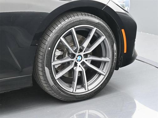 2022 BMW 330 i