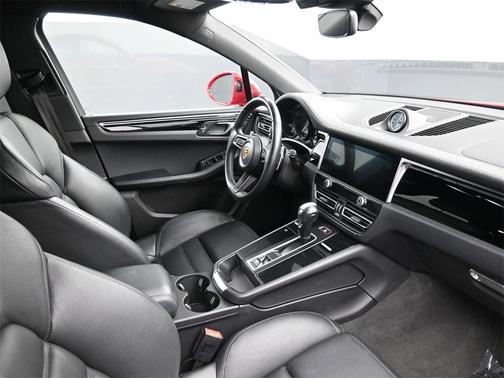 2023 Porsche Macan Base