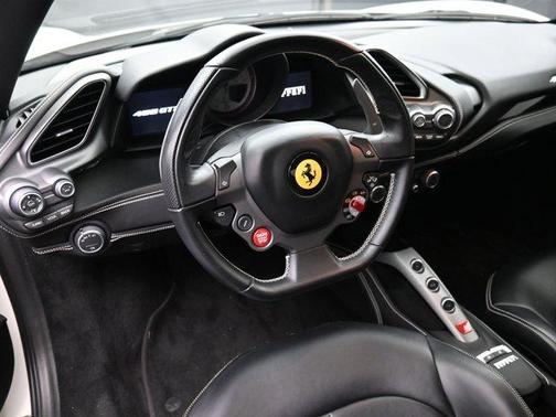 2016 Ferrari 488 GTB Base