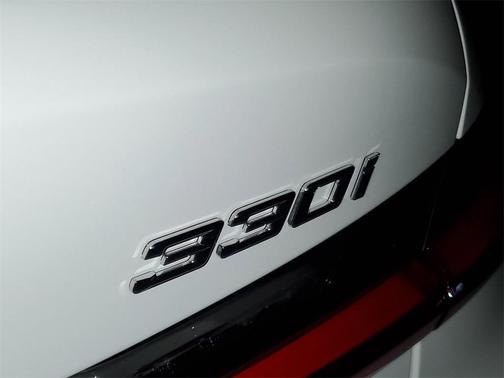2025 BMW 330 i