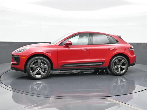 2022 Porsche Macan Base