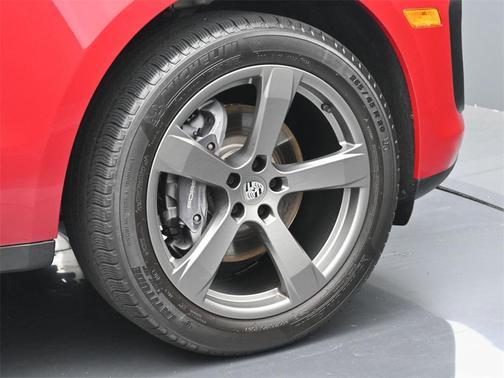 2022 Porsche Macan Base