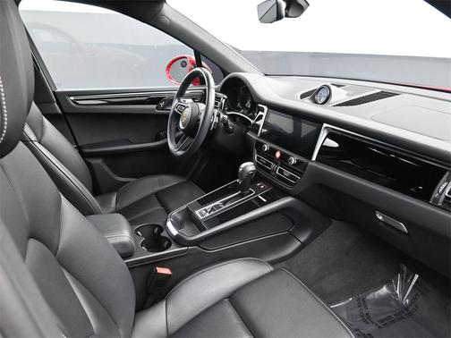 2022 Porsche Macan Base