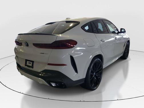 Alpine White 2026 BMW X6 xDrive40i