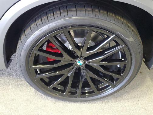 2026 BMW X5 M60i