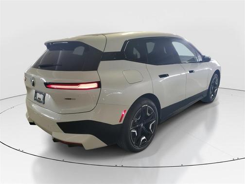 2025 BMW iX xDrive50