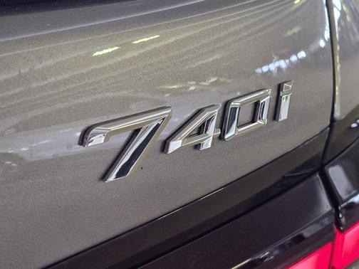 2026 BMW 740 i