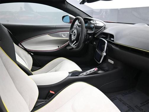2024 McLaren Artura Base