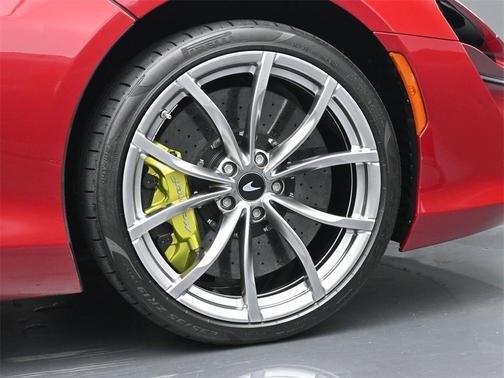 2024 McLaren Artura Base