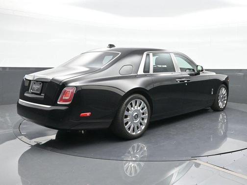 2022 Rolls-Royce Phantom