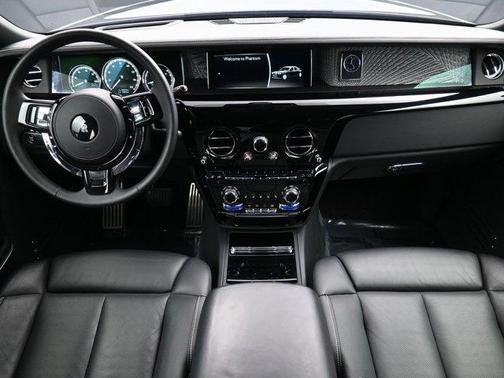 2022 Rolls-Royce Phantom