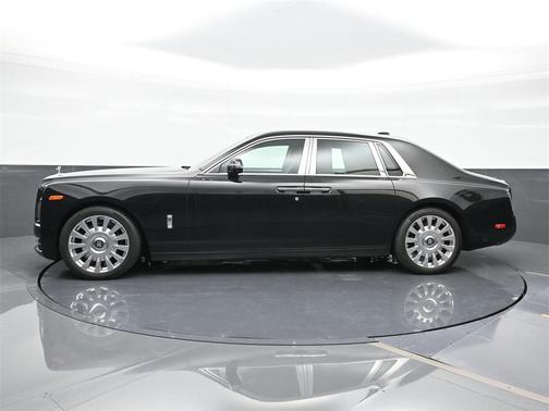 2022 Rolls-Royce Phantom Base