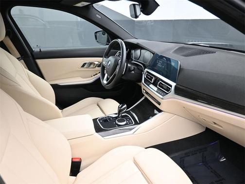 2021 BMW 330 i