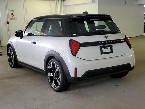 2025 MINI Hardtop ICONIC