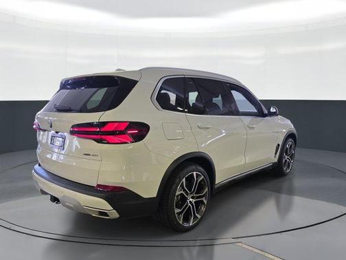Alpine White 2026 BMW X5 xDrive40i