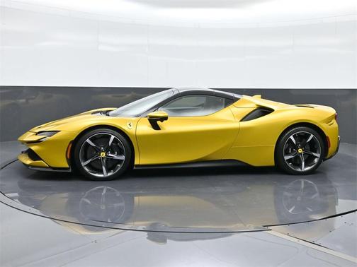 2023 Ferrari SF90 Spider Base