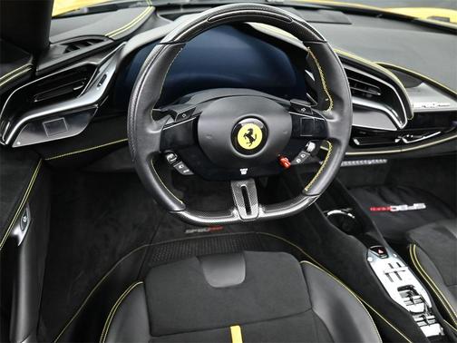 2023 Ferrari SF90 Spider Base