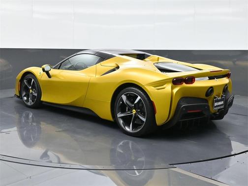 2023 Ferrari SF90 Spider Base