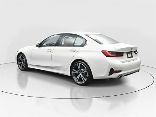 2022 BMW 330 i