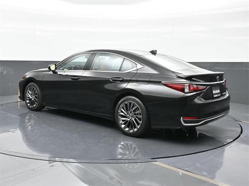 2024 Lexus ES 300h Ultra Luxury