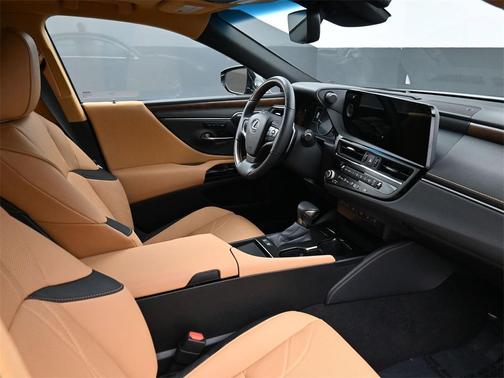 2024 Lexus ES 300h Ultra Luxury