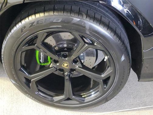 2019 Lamborghini Urus Base
