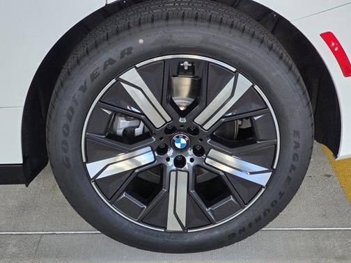 2026 BMW iX xDrive45