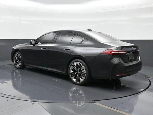 Dark Graphite Metallic 2024 BMW 530 i