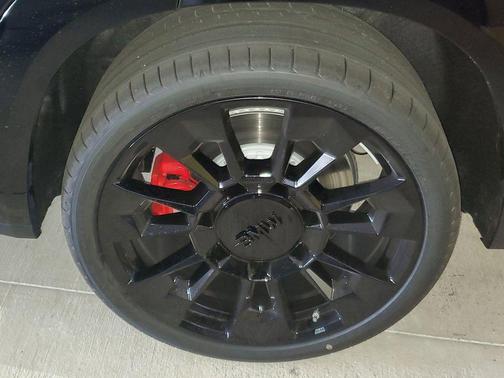 Carbon Black Metallic 2026 BMW XM LABEL