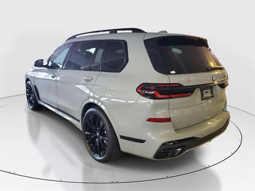 2026 BMW X7 M60i